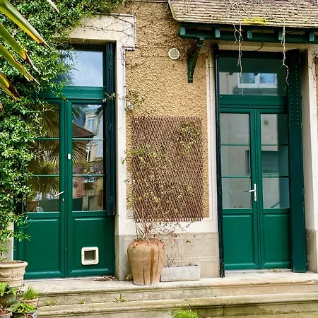 Hypercenter Flat, Secure Private Parking